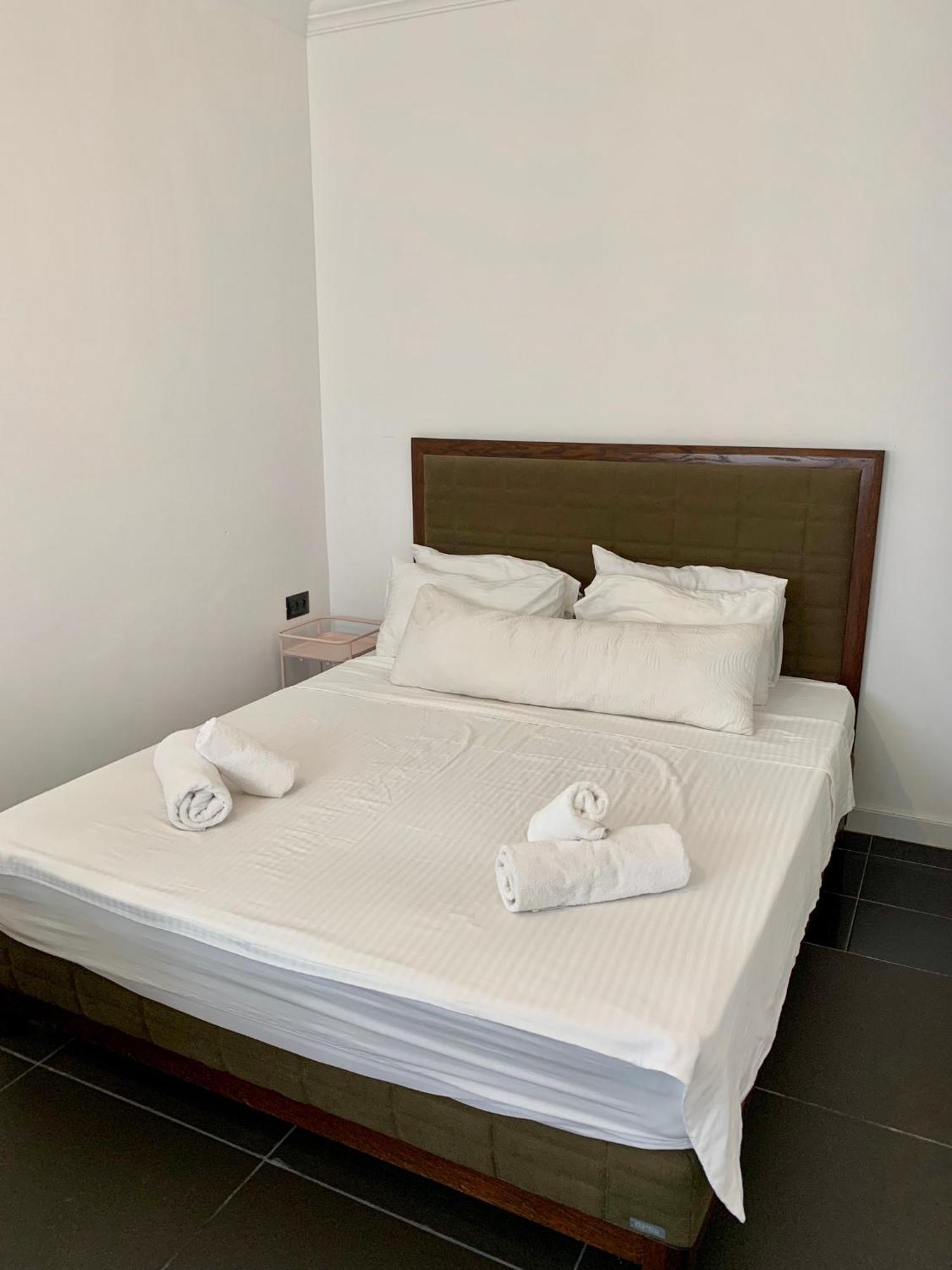 Shantell Luxury Apartment Нетанья Екстер'єр фото